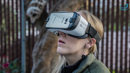 Gear VR được sản xuất dựa trên sự hợp tác hai ông lớn về công nghệ là Samsung và Oculus