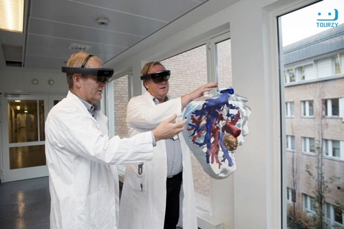 Chiếc kính HoloLens giúp các bác sĩ chẩn đoán bệnh hiệu quả hơn