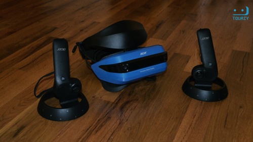 Acer Windows VR là mẫu kính thực tế ảo theo có khả năng theo dõi chuyển động đầu rất tốt
