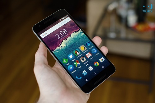 Điện thoại Nexus 6P phục vụ làm trình xem bên trong Google Cardboard
