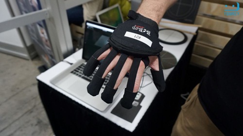 Găng tay thực tế ảo VR