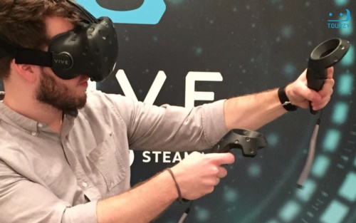 HTC Vive khắc phục được vấn đề của thực tế ảo VR truyền thống 